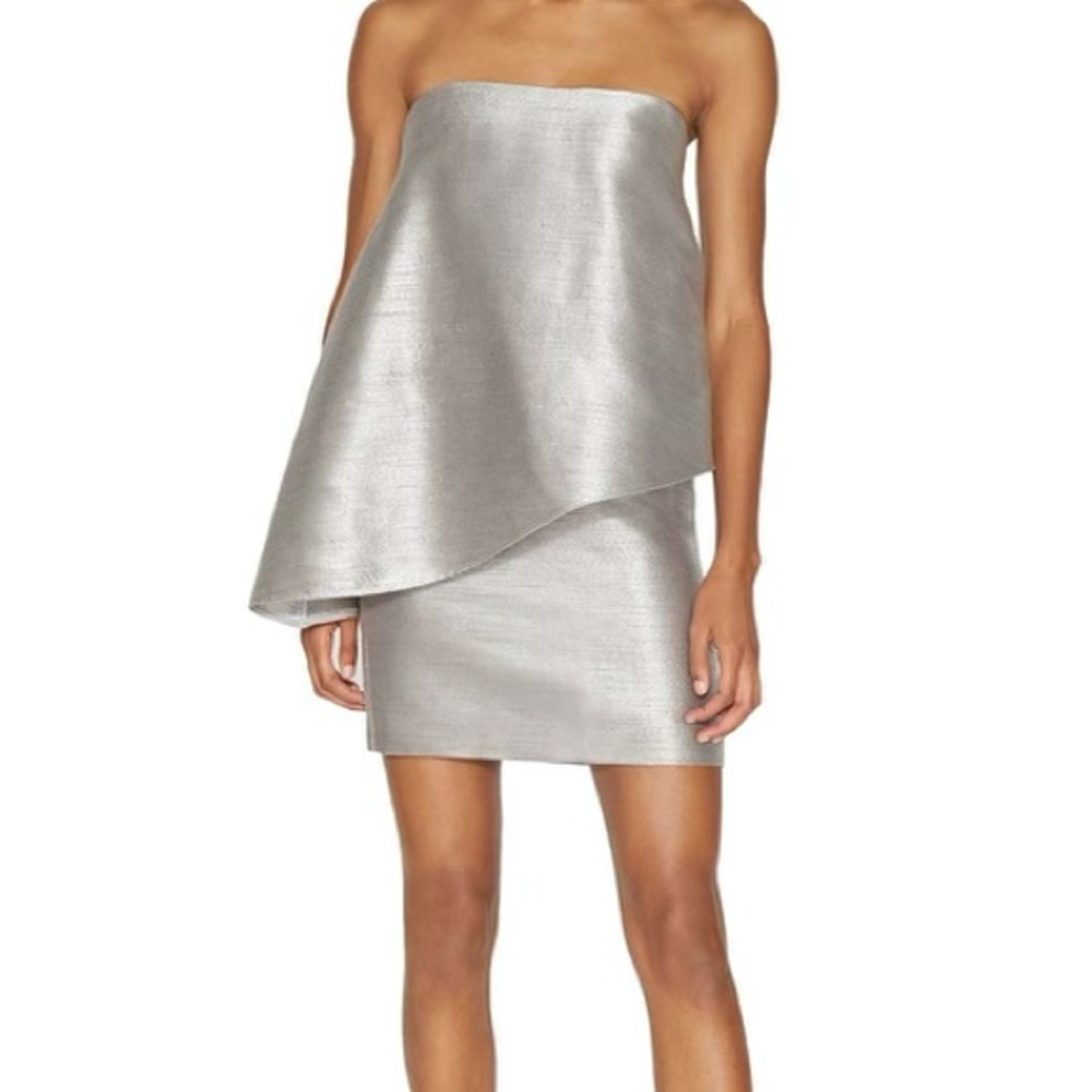 Size 6- Halston heritage dress. Metallic asymmetrical beautiful strapless dress